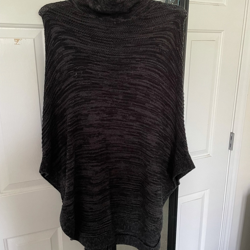 Oversized grey/black turtleneck sweater